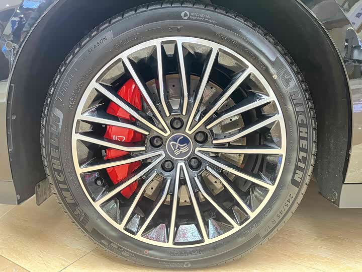 Фото 8 - BYD Han