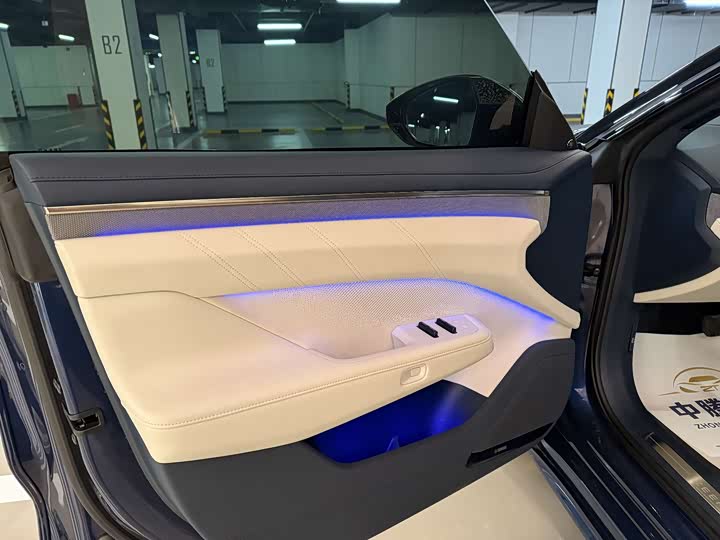 Фото 7 - Zeekr 001