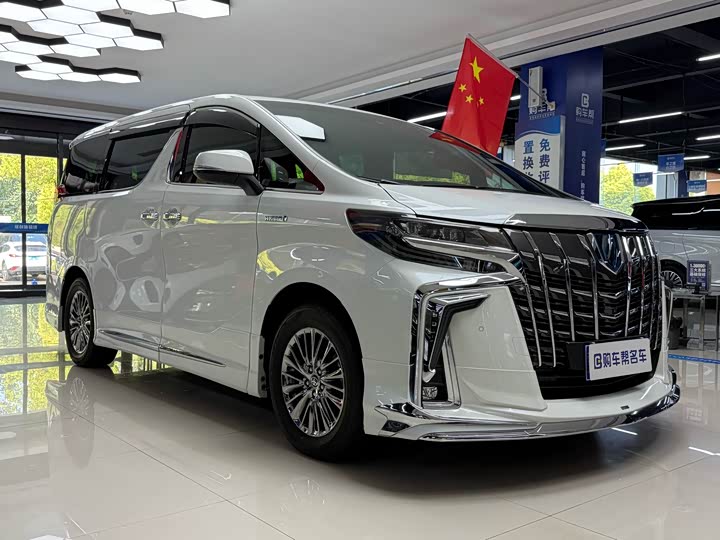 Фото 3 - Toyota Alphard