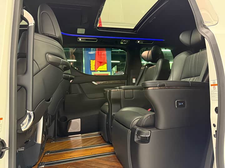 Фото 7 - Toyota Alphard