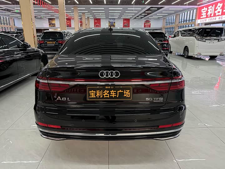 Фото 5 - Audi A8