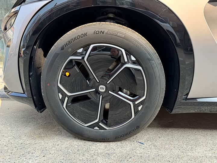 Фото 8 - Xiaomi YU7