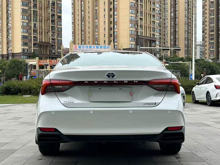 Фото 3 - Toyota Avalon