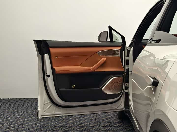 Фото 5 - Nio Onvo L60