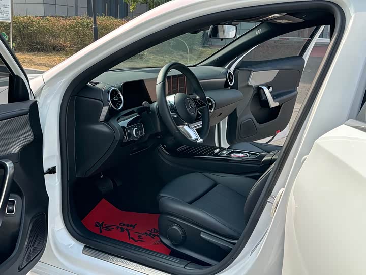 Фото 4 - Mercedes-Benz A-Class