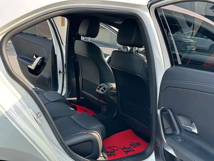 Фото 7 - Mercedes-Benz A-Class