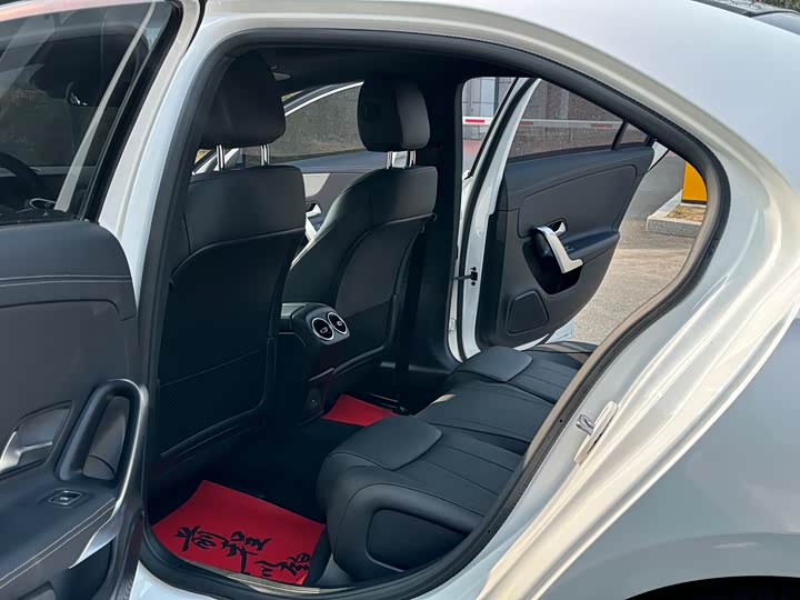 Фото 8 - Mercedes-Benz A-Class