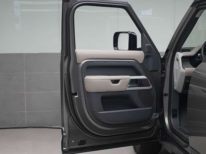 Фото 7 - Land Rover Defender