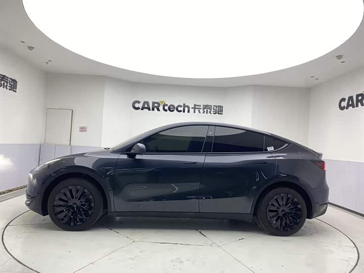 Фото 8 - Tesla Model Y