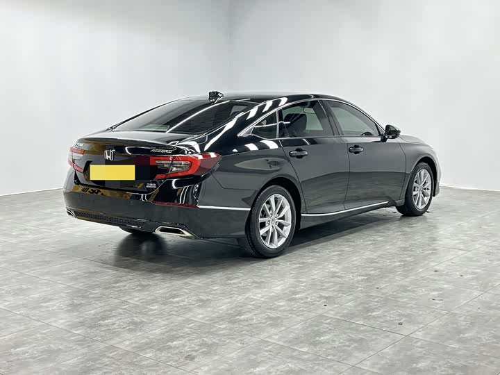 Фото 3 - Honda Accord