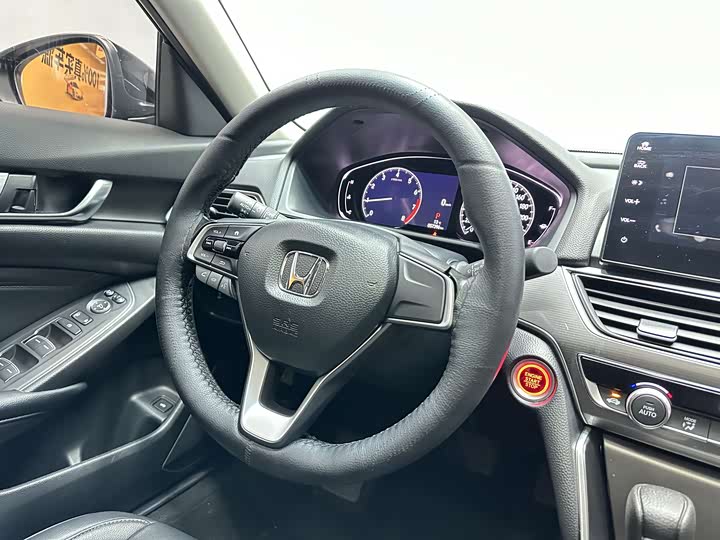 Фото 8 - Honda Accord