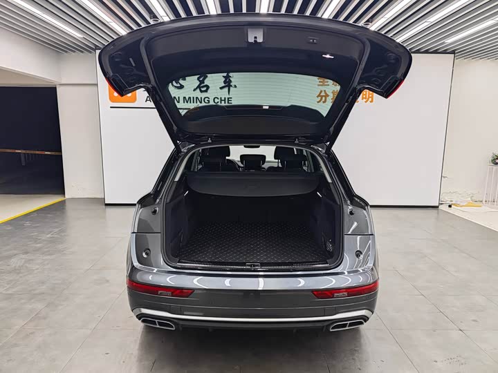 Фото 5 - Audi Q5L