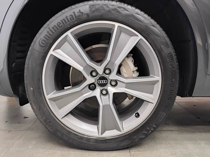 Фото 6 - Audi Q5L