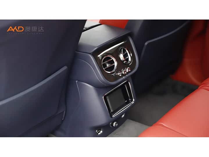 Фото 9 - Bentley Bentayga