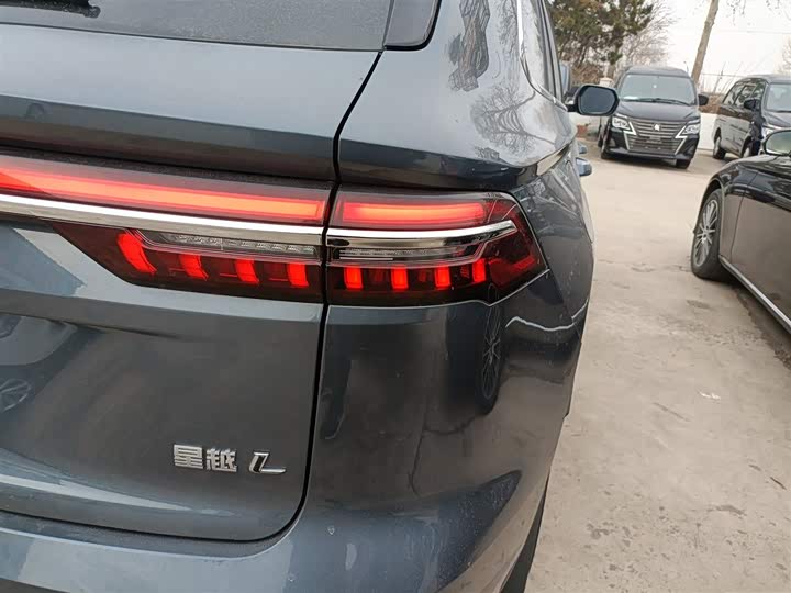 Фото 8 - Geely Monjaro