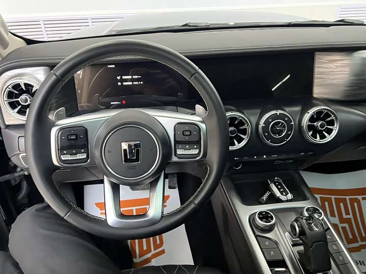 Фото 7 - Tank 300