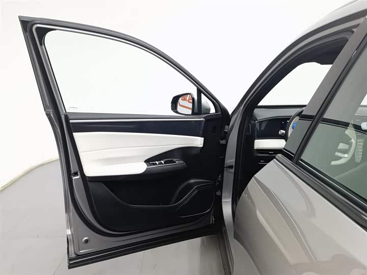 Фото 8 - Geely Galaxy L7