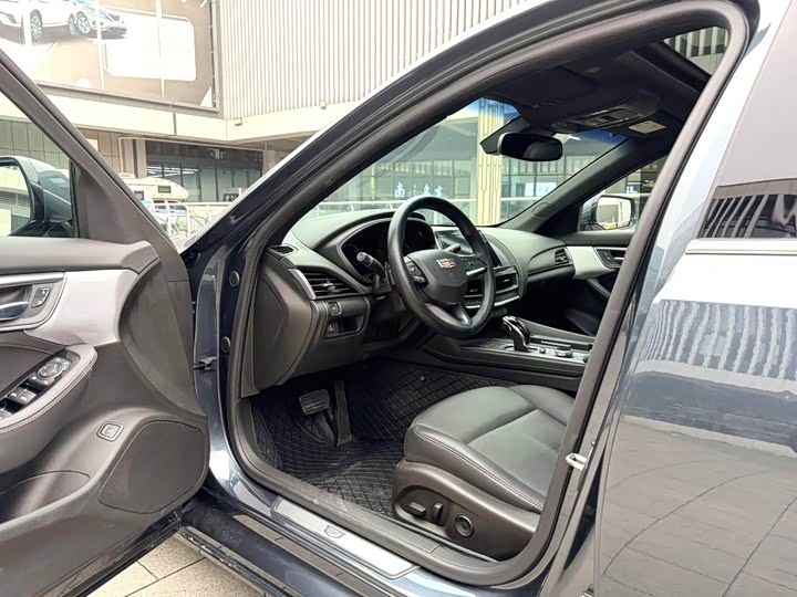 Фото 9 - Cadillac CT5