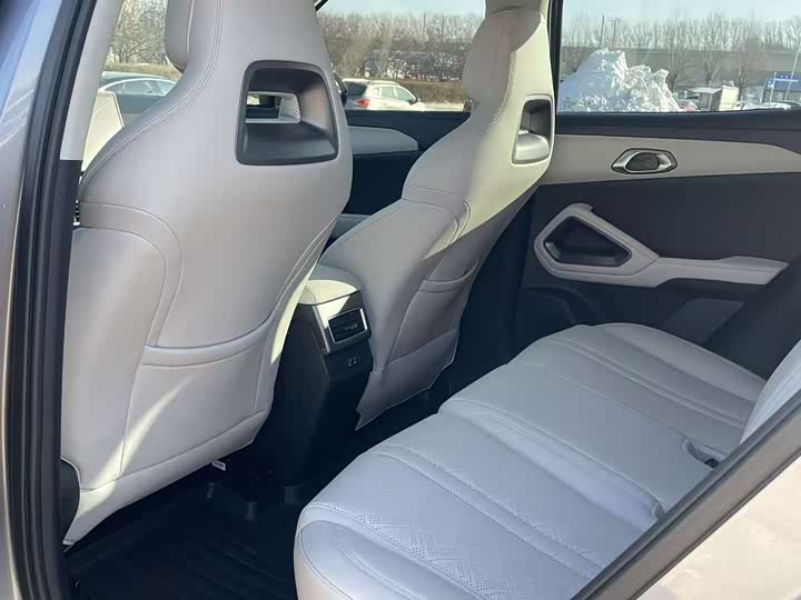 Фото 4 - BYD Yuan Up