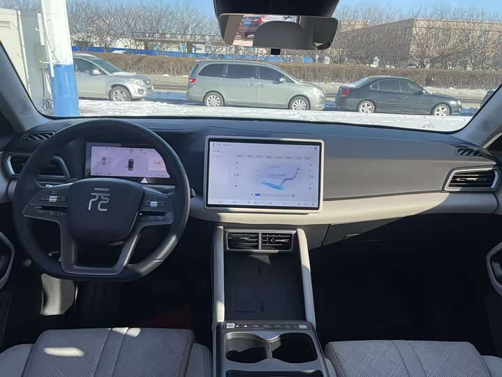 Фото 6 - BYD Yuan Up