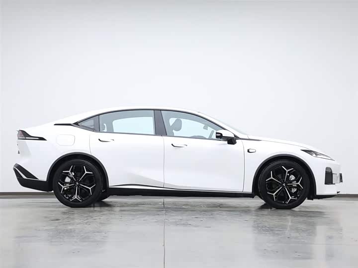 Фото 6 - Changan Deepal SL03