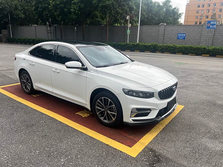 Фото 2 - Geely Preface