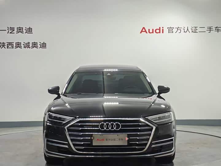 Фото 2 - Audi A8