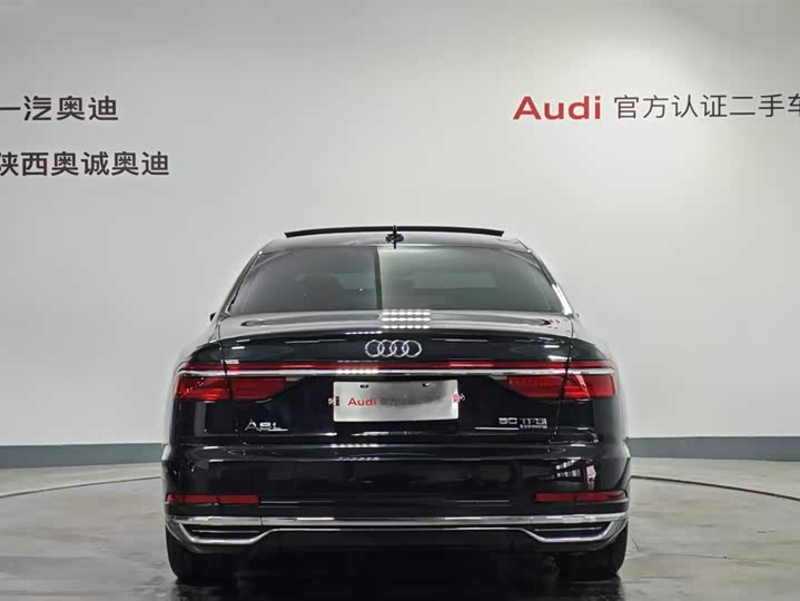 Фото 5 - Audi A8
