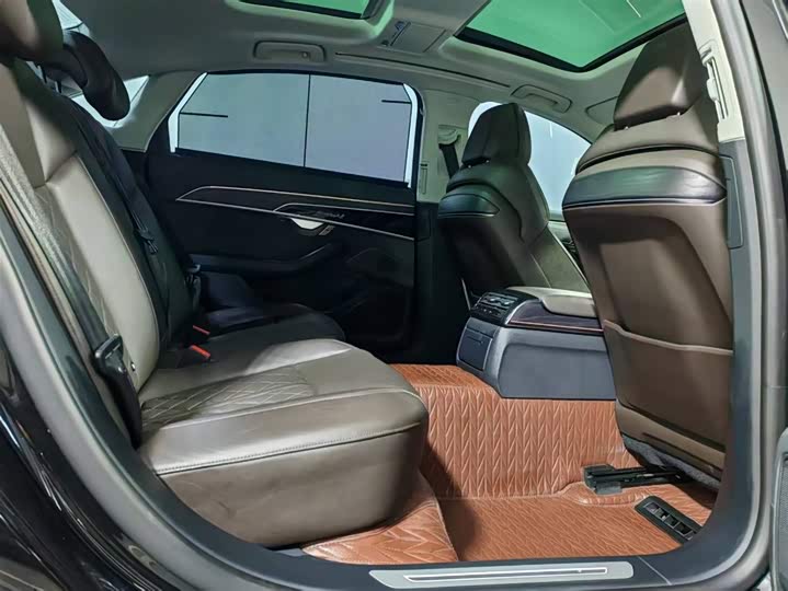 Фото 6 - Audi A8