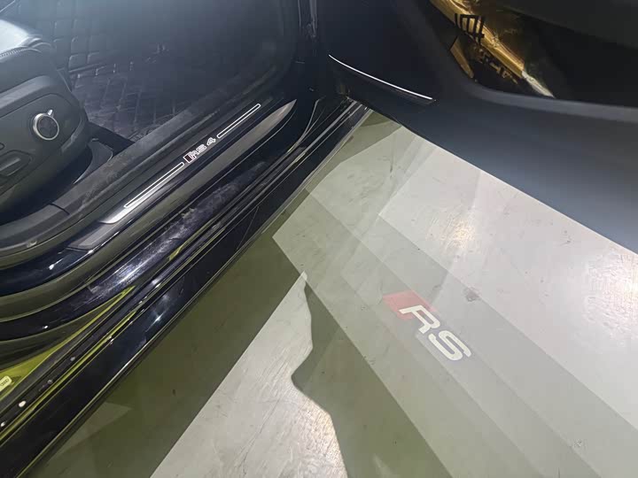 Фото 8 - Audi RS 4