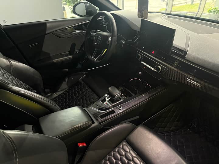 Фото 9 - Audi RS 4