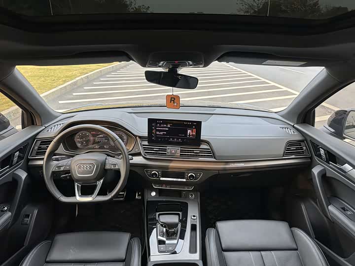 Фото 8 - Audi Q5L