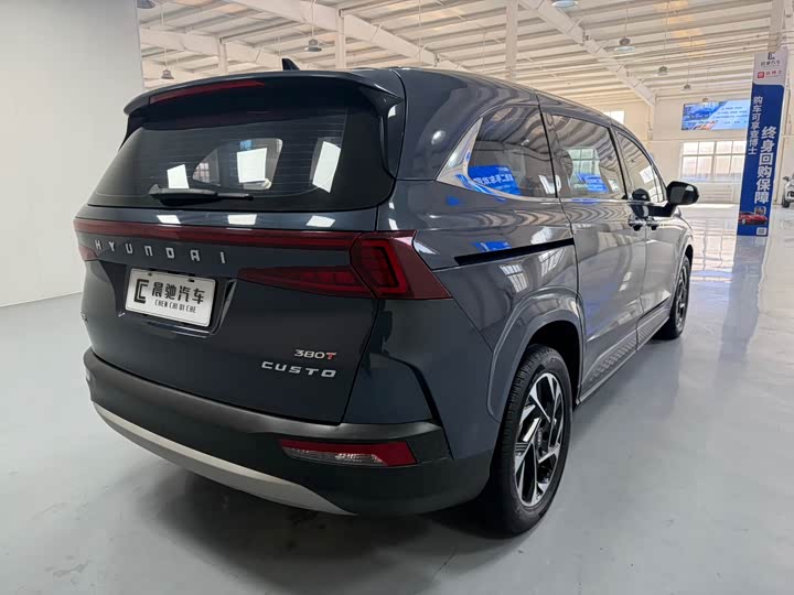 Фото 4 - Hyundai Custo