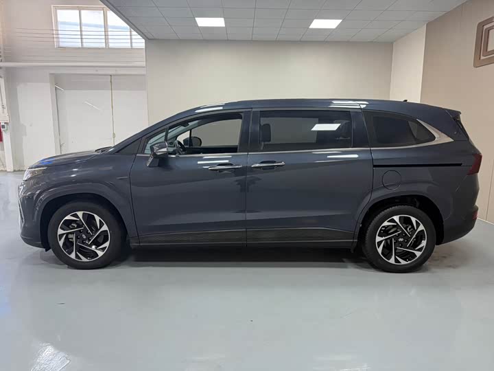 Фото 7 - Hyundai Custo