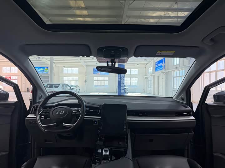 Фото 9 - Hyundai Custo