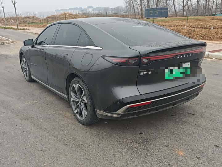 Фото 5 - Mazda EZ-6