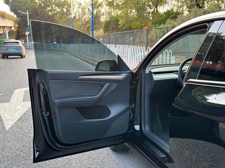 Фото 7 - Tesla Model Y