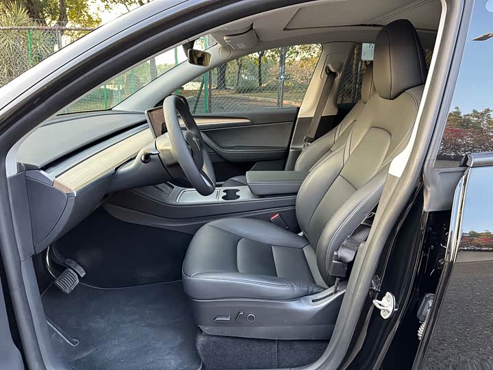 Фото 8 - Tesla Model Y