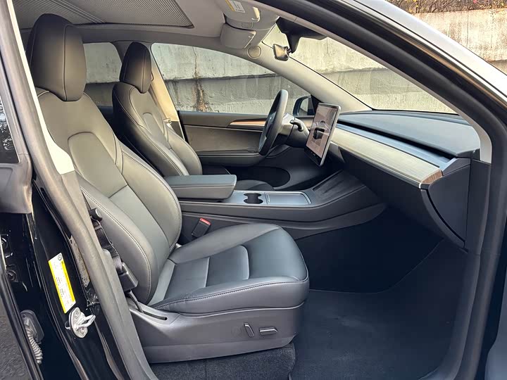 Фото 9 - Tesla Model Y