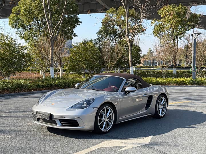 Фото 1 - Porsche 718