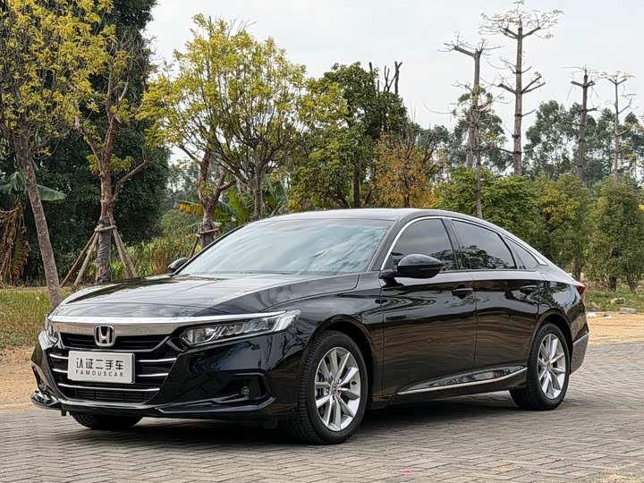 Фото 1 - Honda Accord