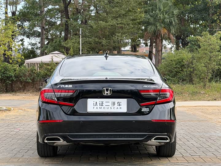 Фото 5 - Honda Accord