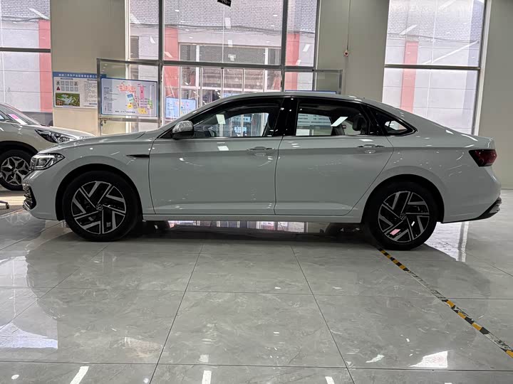 Фото 5 - Volkswagen Sagitar L