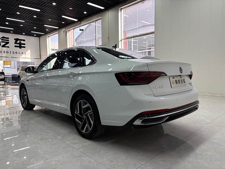 Фото 6 - Volkswagen Sagitar L