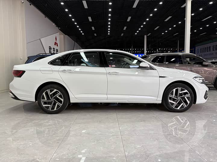 Фото 9 - Volkswagen Sagitar L