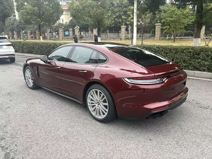 Фото 3 - Porsche Panamera