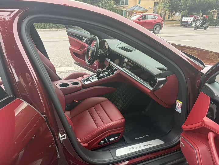 Фото 8 - Porsche Panamera