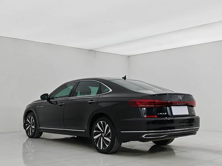 Фото 4 - Volkswagen Passat