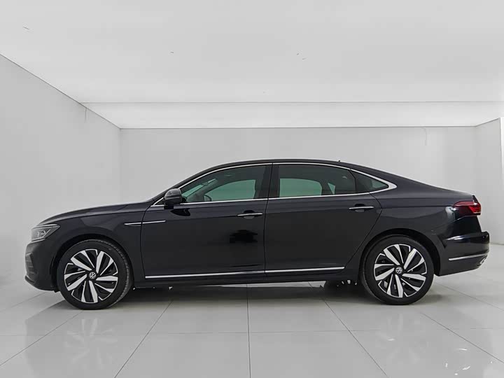 Фото 7 - Volkswagen Passat
