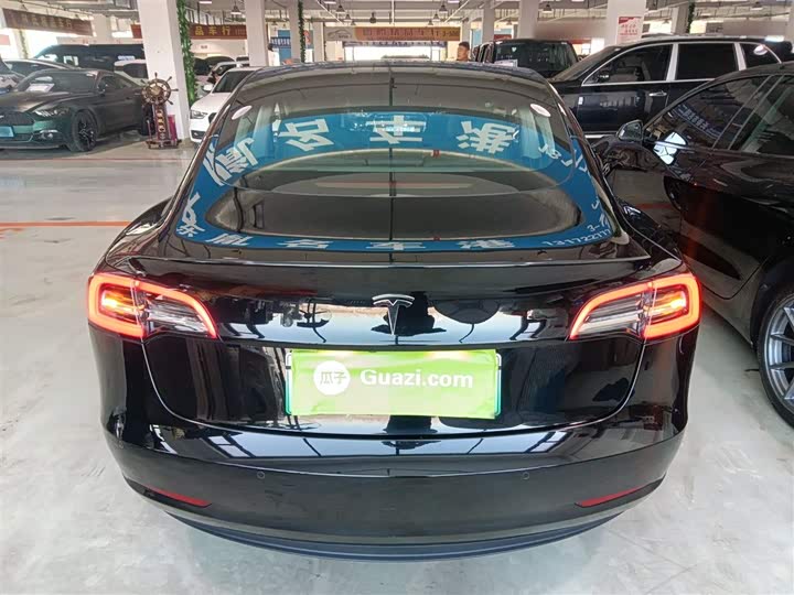 Фото 6 - Tesla Model 3